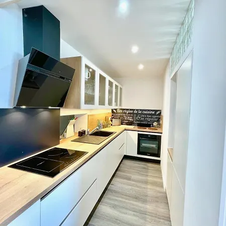 Harbor - T3 Vue - 100 M De La * Royan